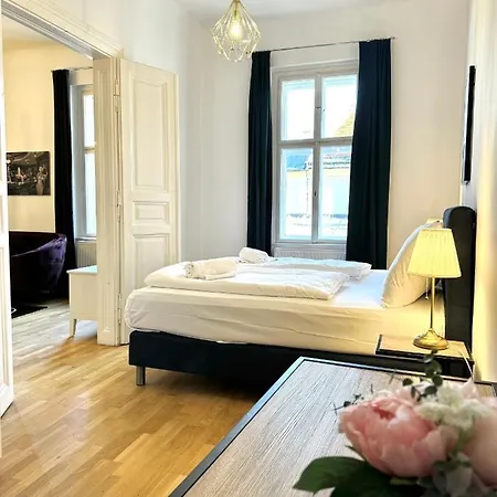 Residential Elegance: Yourvienna Classic Apartments In City Center Exterior foto