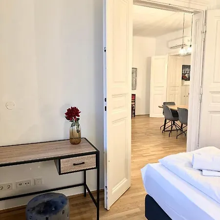 Residential Elegance: Yourvienna Classic Apartments In City Center Exterior foto