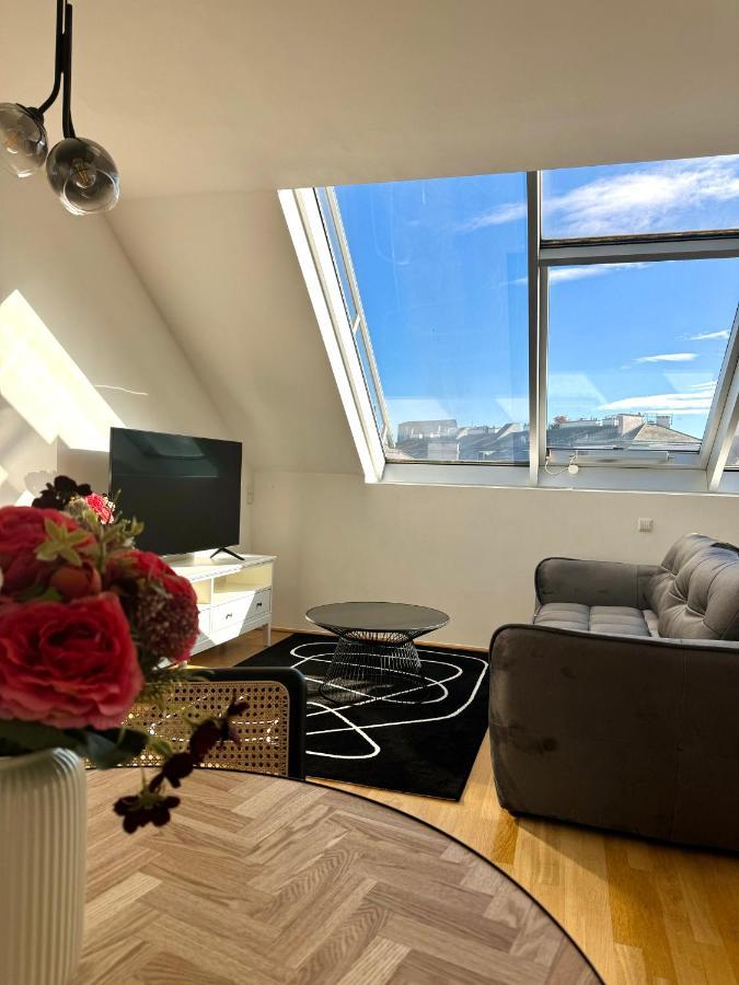 Residential Elegance: Yourvienna Classic In Center Apartment Wien