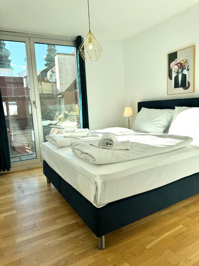 Residential Elegance: Yourvienna Classic In Center Apartment