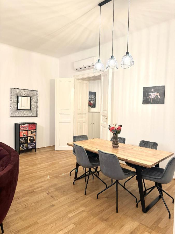 Apartment Residential Elegance: Yourvienna Classic In Center Wien