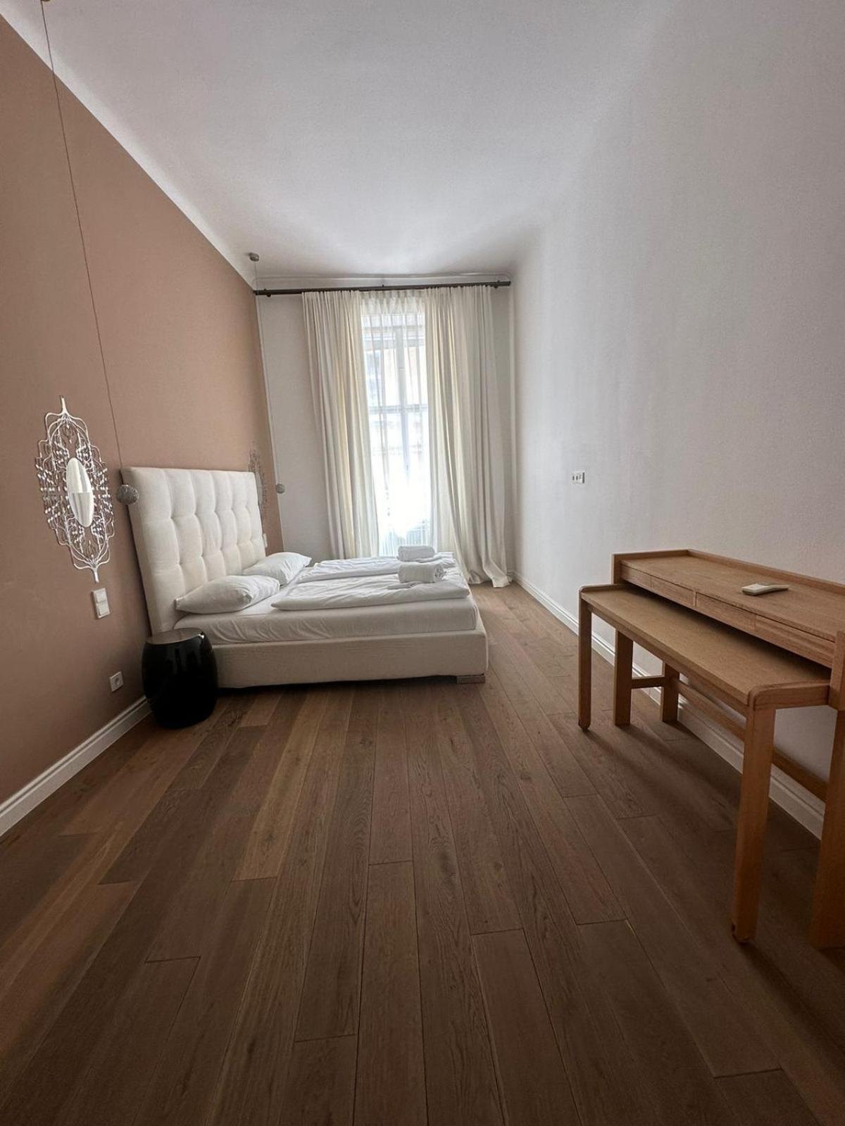 Residential Elegance: Yourvienna Classic In Center Wien
