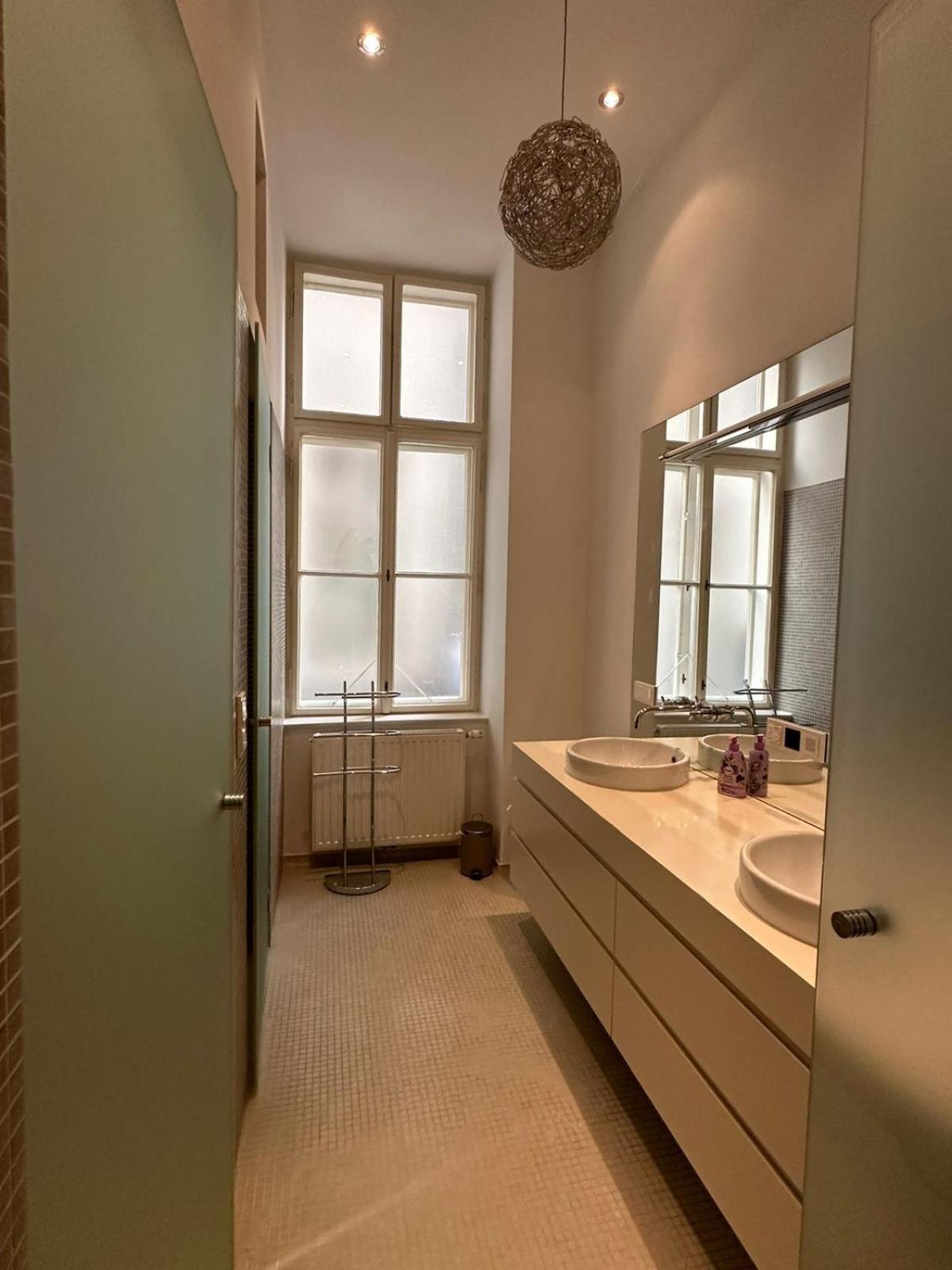 Residential Elegance: Yourvienna Classic In Center Apartment Wien